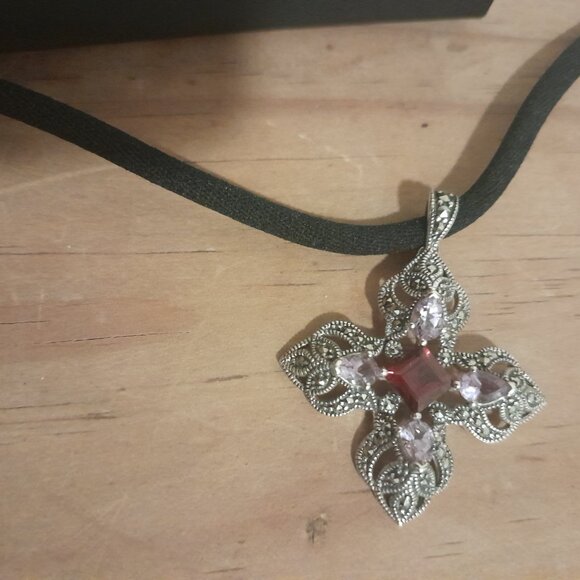 Marcasite and Gems Pendant Charm Necklace: Gorgeous and Unique! - Picture 9 of 10